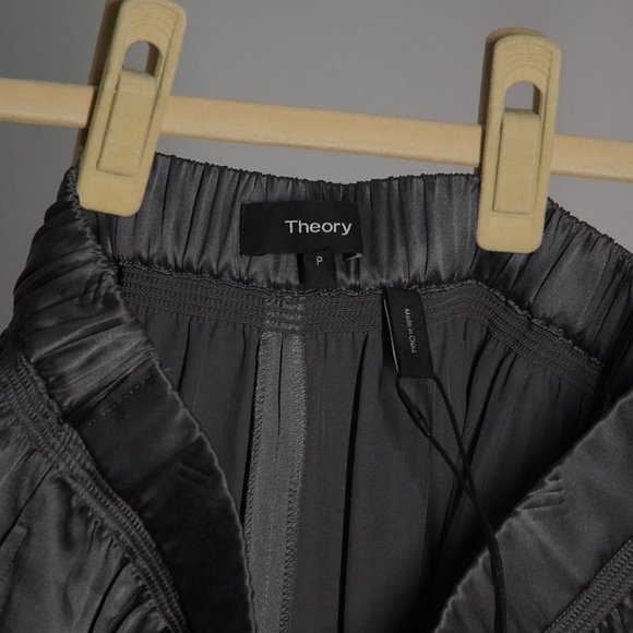 Theory Silk Cropped Grey Culotte Pant NWT Size Petite - Picture 5 of 5